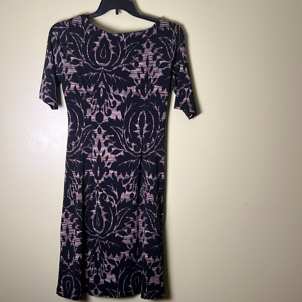 Connected apparel size 12 Elegant Black and Pink Patterned Dress - Picture 4 of 4